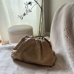 Bottega Veneta Women The Pouch Carta Tan Beige Kraft Paper Clutch Sac Travel Bag